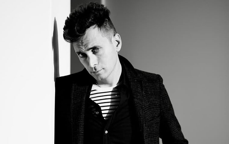 هل يصبح هادي سليمان المدير الإبداعي الجديد لدار جيورجيو أرماني؟