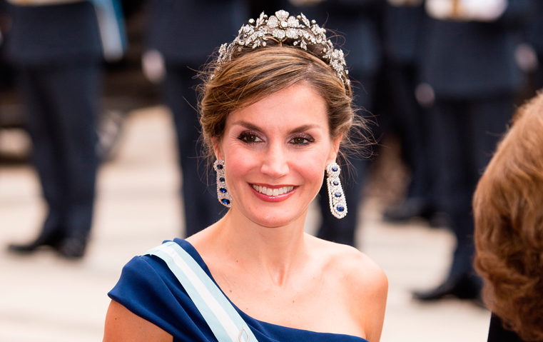 إليك أفخم التيجان التي تزينت بها الأميرات والملكات على مر العصور