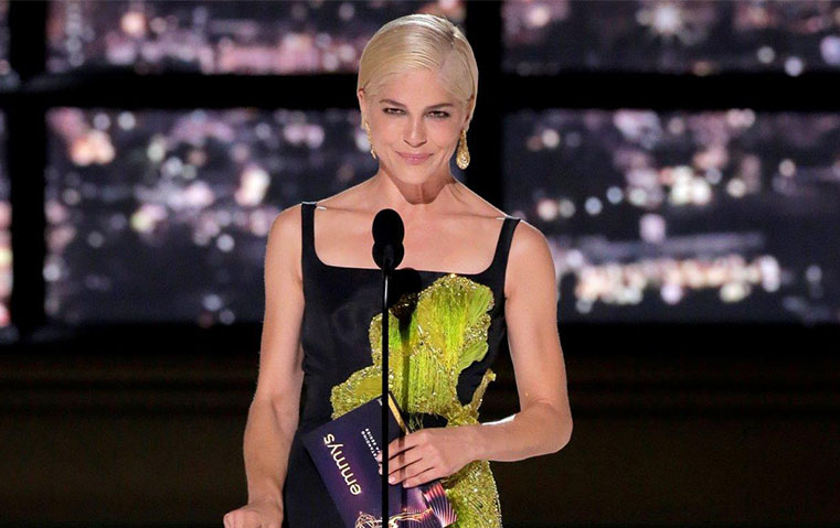 إبداعات من الذهب والألماس تكمّل إطلالات Emmy Awards