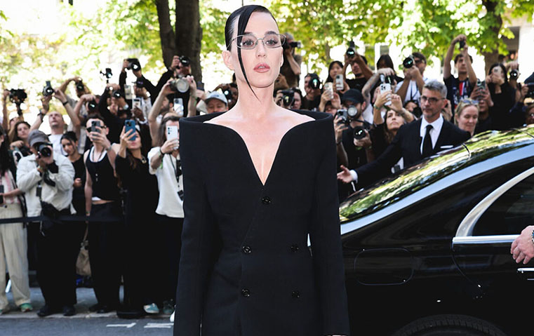 كاتي بيري تختتم حفلات ما بعد سباق أبوظبي 2025 بعرض عالمي