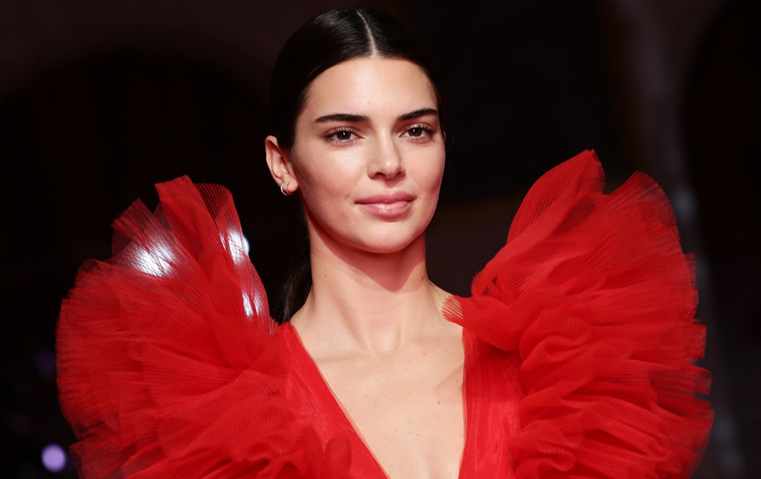 صديق كيندال جينر فلسطيني وُلد في المملكة وشقيقتاه فاشنيستاز مشهورتان