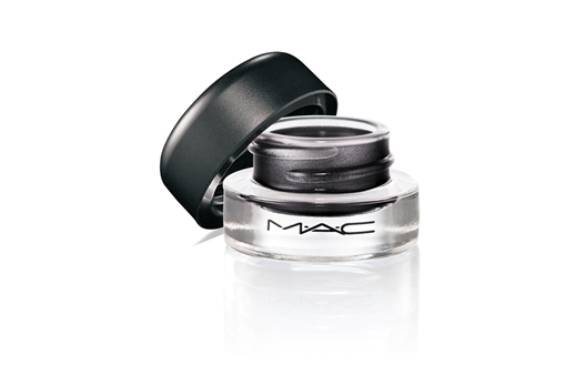 اكتشفي مع MAC تفاصيل صيحات مكياج خريف و شتاء 2016/17