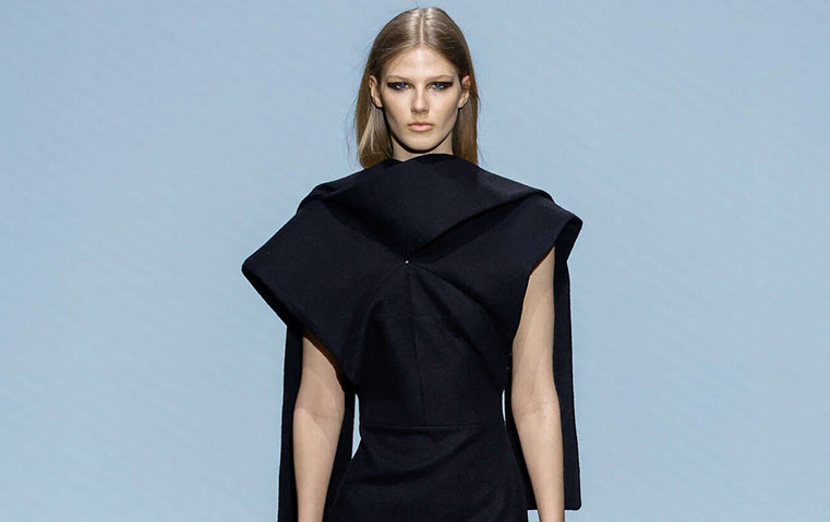 خمسة من أفضل عروض الأزياء في أسبوع مدريد للموضة