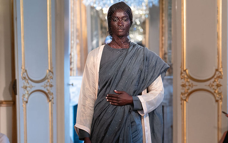 خمس صيحات رصدناها في عروض أسبوع الموضة المحتشمة في باريس