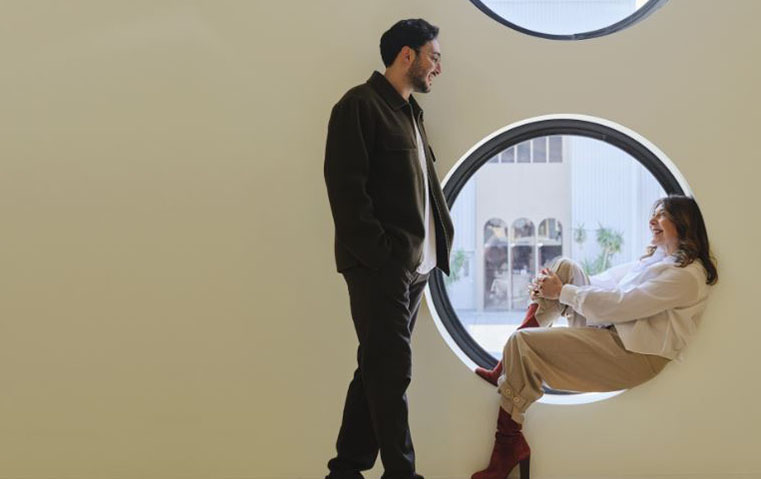 حوار خاص مع ندى دبس حول مفهوم الانتماء، تصميم كمساحة للشفاء، وانتقالها إلى دبي