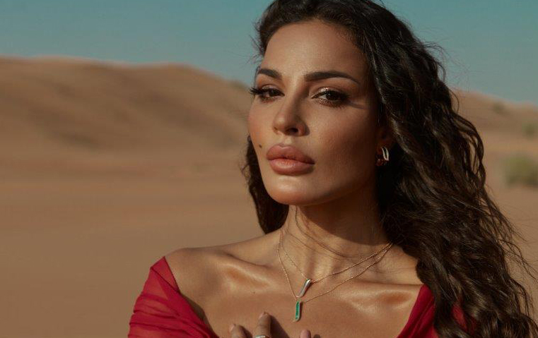نادين نسيب نجيم نجمة داماس في حملة مجوهرات 