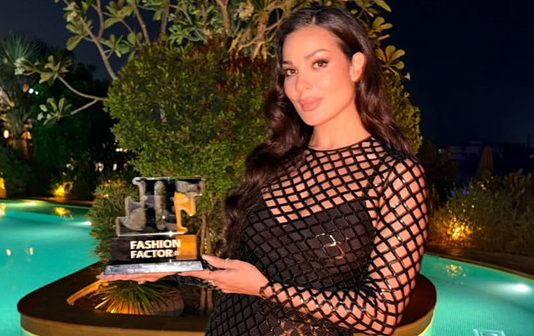 نادين نجيم تفتتح Fashion Factor في دبي وتُتوّج بجائزة التميز عن علامتها الجمالية