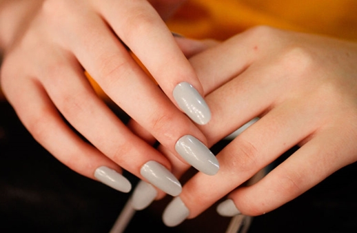 3 طرق تجنّبك خسارة ظفرك المكسور