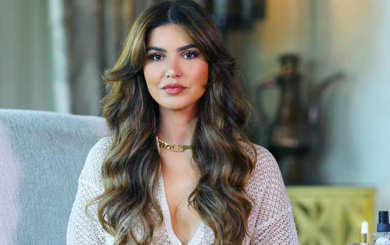 نيغين ميرصالحي في حديث من دبي عن علامتها Gisou وأسرارها لشعر متألق وفاتن