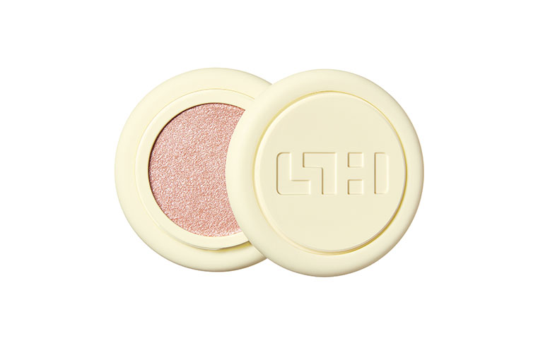 من أحمر الخدود إلى بلسم الشفاه: مجموعة SIMIHAZE BEAUTY لإطلالة عيد متألقة