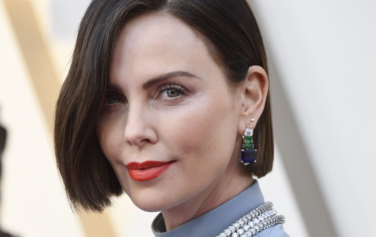 نجمات حفل الأوسكار: ظلال عيون برّاقة ورفعات شعر ناعمة!