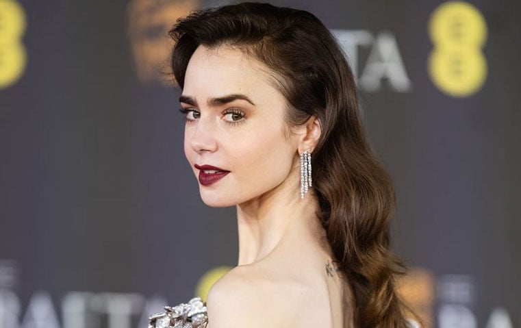 اتجاهات مكياج موسم الأعياد 2025 من وحي منصّات العروض