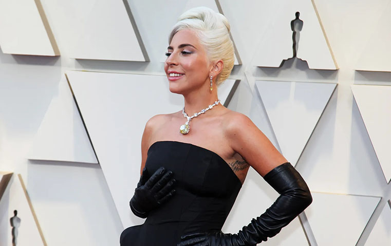 موسم الجوائز يبدأ… والمجوهرات الراقية تخطف الأضواء