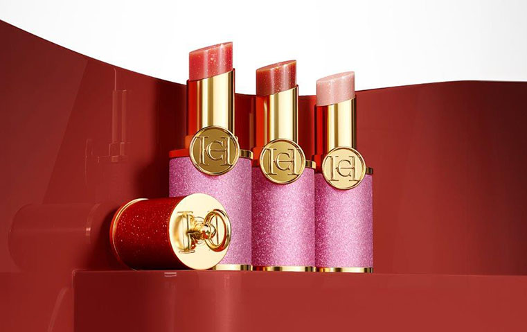 لأجواء الموسم القادم إخترنا لكِ حمرة كارولينا هيريرا Good Girl Mini Tint Superstar