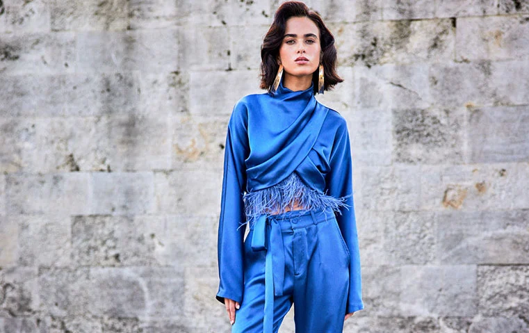 عشر دقائق مع مصممة دار Roqaia Fashion House الكويتية