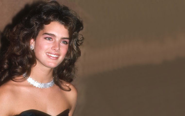 إعادة إحياء موضة الثمانينات في عالم الجمال: كيف تدمجين الأسلوب القديم مع العصري؟