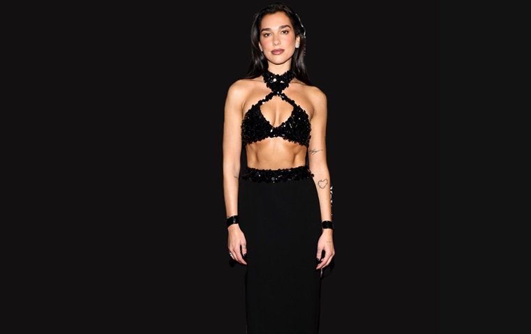 إطلالات النجمات: عشرة من أجمل فساتين السهرة السوداء لشهر أكتوبر