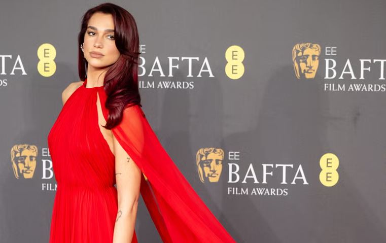 بين أناقة هوليوود الكلاسيكية والتصاميم الأنثوية الراقية .. نتذكر أجمل إطلالات السجادة الحمراء في 2024