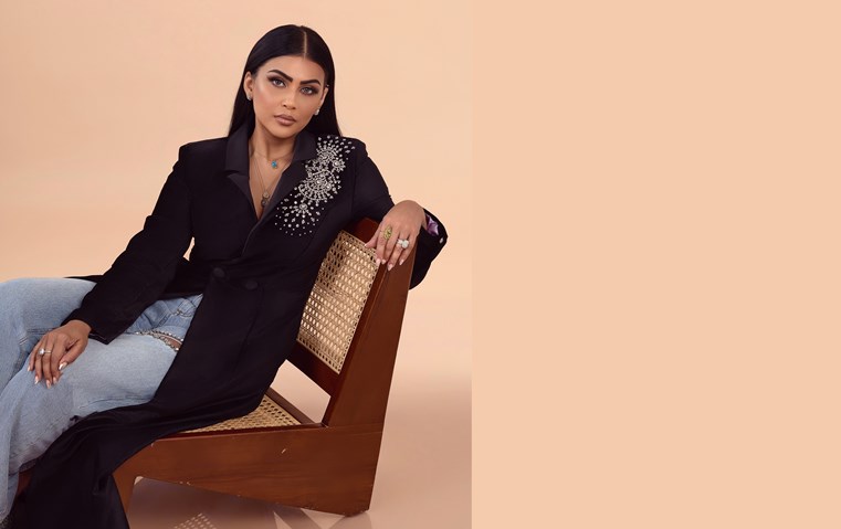 مقابلة خاصة مع مصممة ASHAALIA: نقدم ملابس غنية بالمعاني الثقافية والرموز
