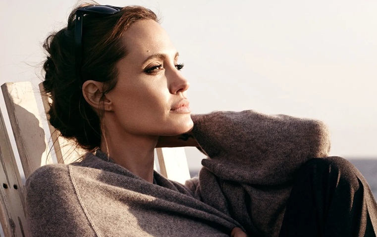 أنجيلينا جولي: زعماءالعالم متواطؤون في الجرائم بحق الفلسطينيين