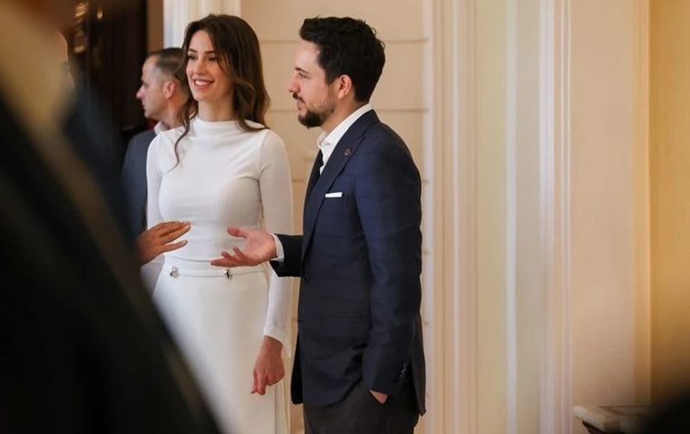 أجمل إطلالات الأميرات والملكات في أواخر أيام الصيف
