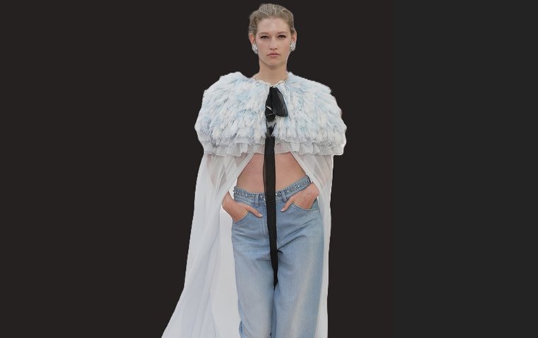 شانيل تعود إلى   Grand Palais بمجموعة ربيع وصيف 2025: مزيج من الكلاسيكية والتجديد