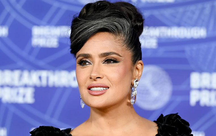 سلمى حايك والشيب: هل استسلمت للتقدم في السن؟