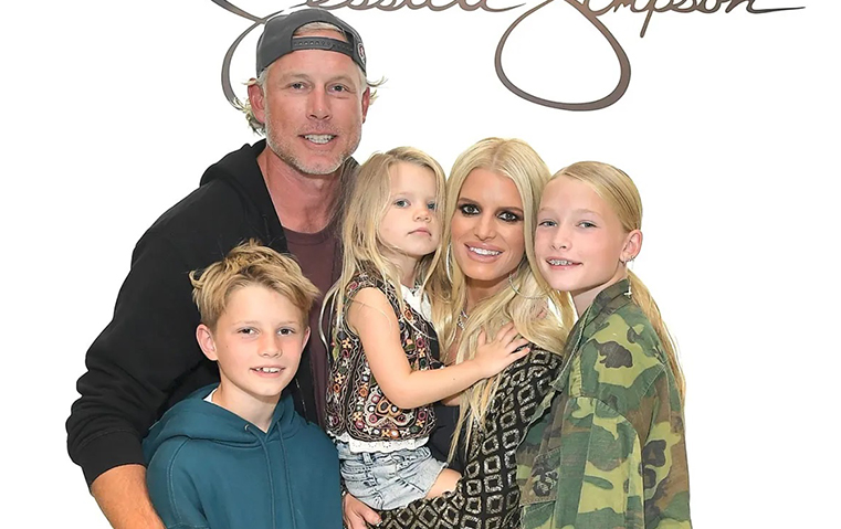 جيسيكا سيمبسون تعلن انفصالها عن زوجها إيريك جونسون بعد 10 سنوات من الزواج