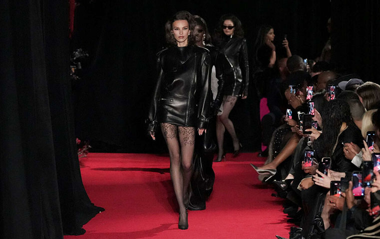 المرأة الغامضة في أفلام James Bond تلهم مجموعة LaQuan Smith