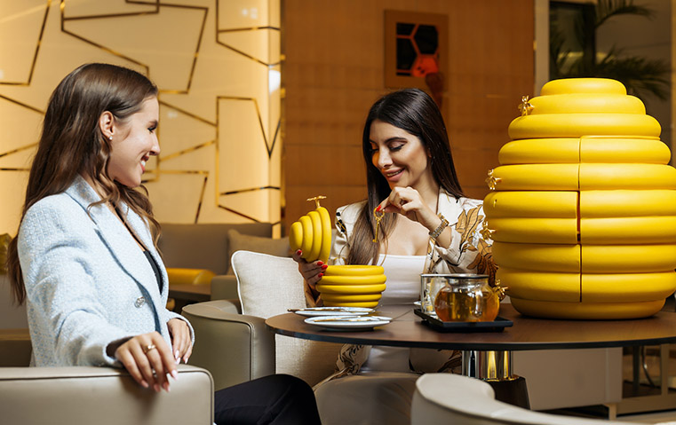 ننصحكم بها: تجربة شاي ما بعد الظهيرة الفريدة في SocialBee دبي