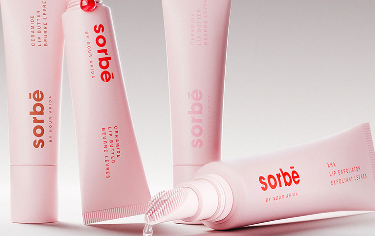 Sorbé من نور عريضة: رحلة عناية تبدأ من الشفاه وتنتهي برفاهٍ مضيء