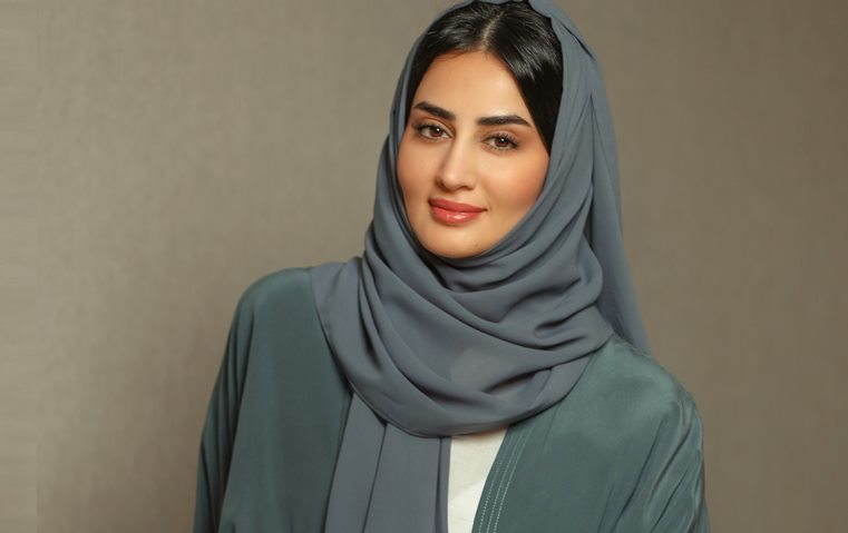 في يوم المرأة الإماراتية: خمس مصممات يروين لنا حكاياتهن بين الجذور والإبداع