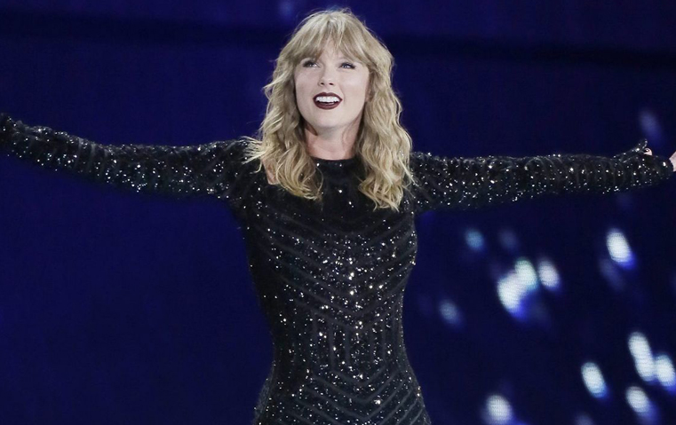 تخطت الأرقام القياسية: أرباح جولة تايلور سويفت تتوجها الأعلى أجراً