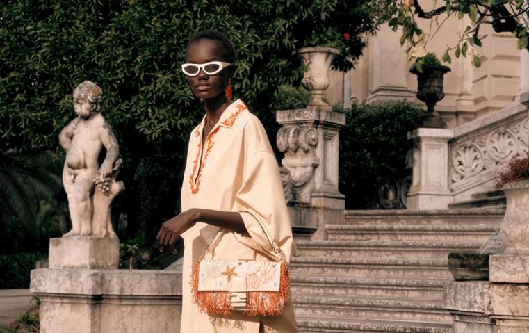 FENDI  تحتفل بالصيف: أزياء تنبض بالأناقة والذكريات