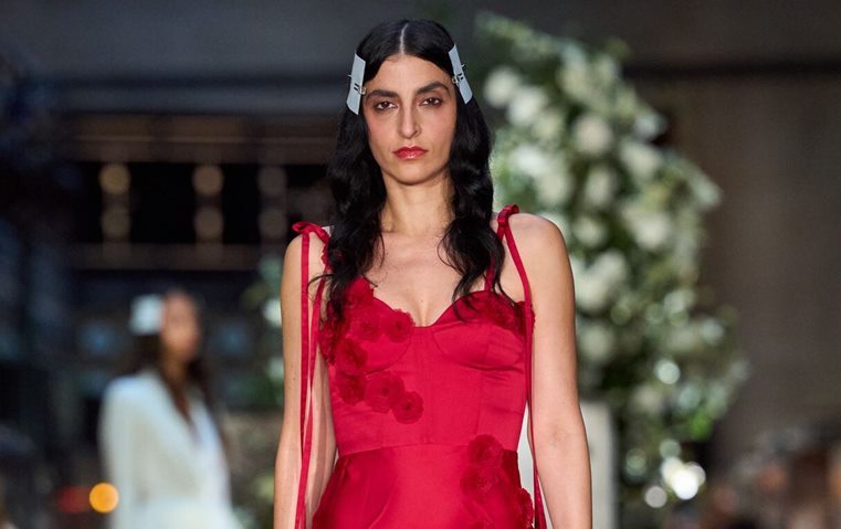 باتريك ماكدويل بين الحنين والابتكار… كيف يحوّل الإرث العائلي إلى لغة جديدة في الـ Ready-to-Wear؟