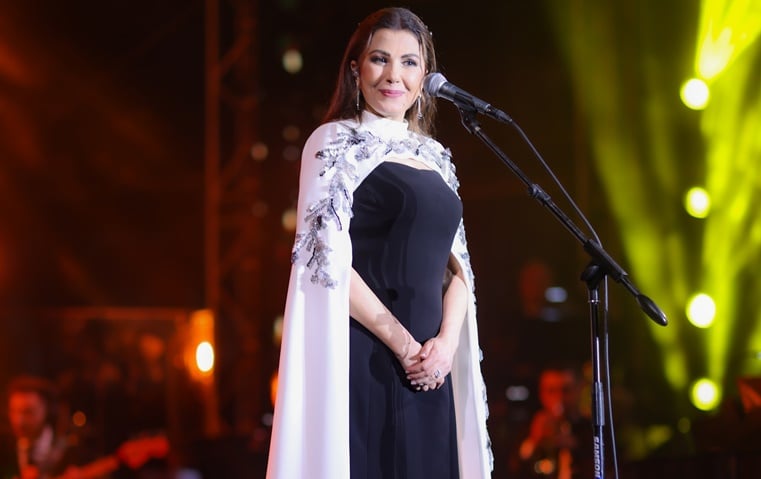 ماجدة الرومي ملكة متوجة في "أعياد بيروت" بفستان ساحر من توقيع سعيد قبيسي