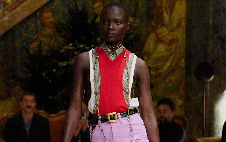 مع خروج داريو فيتالي من فيرساتشي: مَن سيقود الدار في المرحلة المقبلة؟