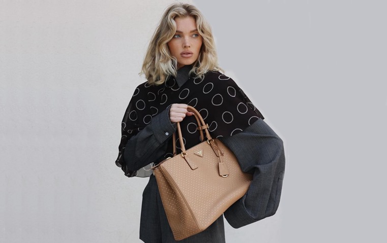 الحقائب الـOversized تتصدر صيحات الموضة في صيف 2024