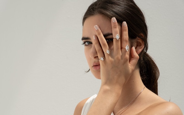 مصممة Kayaa Jewels: الفخامة الحقيقية تكمن في تصميم قطع تحمل طابعاً خالداً وقصصاً ذات معنى