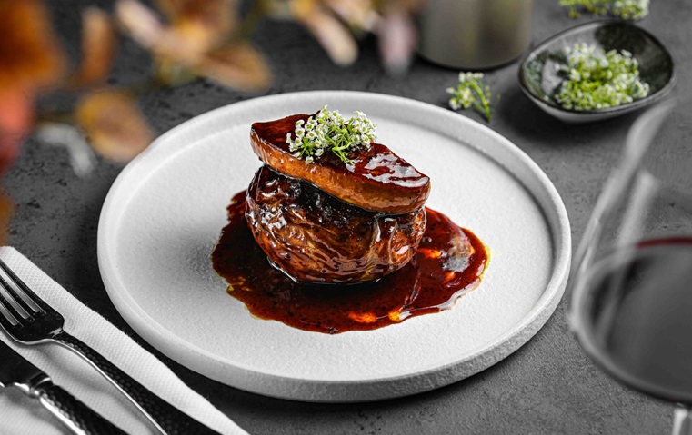 استقبلوا العام الجديد خلال سهرة من العُمر في مطعم CouCou