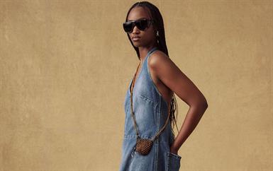 الدنيم... صيحة أساسية في مجموعات ما قبل خريف 2026