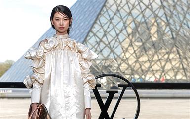 لويس فويتون تكشف إطلالات الجمال لسفيراتها في عرض خريف وشتاء 2026