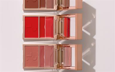 جاهزة للفالنتاين؟ إليكِ الأساسيات لإطلالة رومانسية