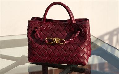 بوتيغا فينيتا تطلق حواراً بصرياً مع الفن المعاصر عبر عدسة بيتر فريزر