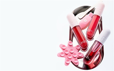 فرح الهادي تطلق By Farah Cosmetics.. خطوة منتظرة أم مغامرة مبكرة؟