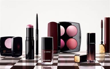 مجموعة ROUGE NOIR من شانيل: "المكسيمالية" بأجمل صورها