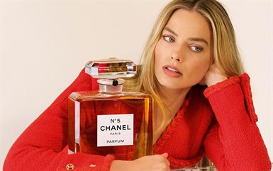 هل نشتري الجمال أم نشتري الشعور؟