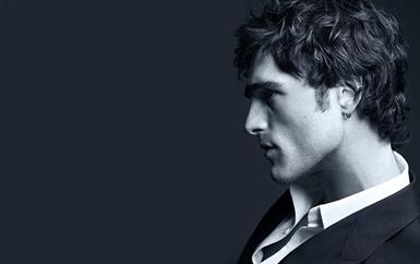 جايكوب إلوردي سفراً جديداً لعطر BLEU DE CHANEL