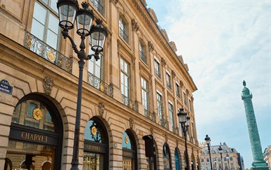 CHANEL  تعزز الحِرفة الفرنسية عبر استحواذها على  Charvet
