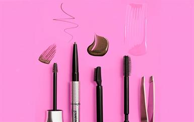Benefit Cosmetics تحتفي بحواجب Andy Sachs الأيقونية في The Devil Wears Prada 2